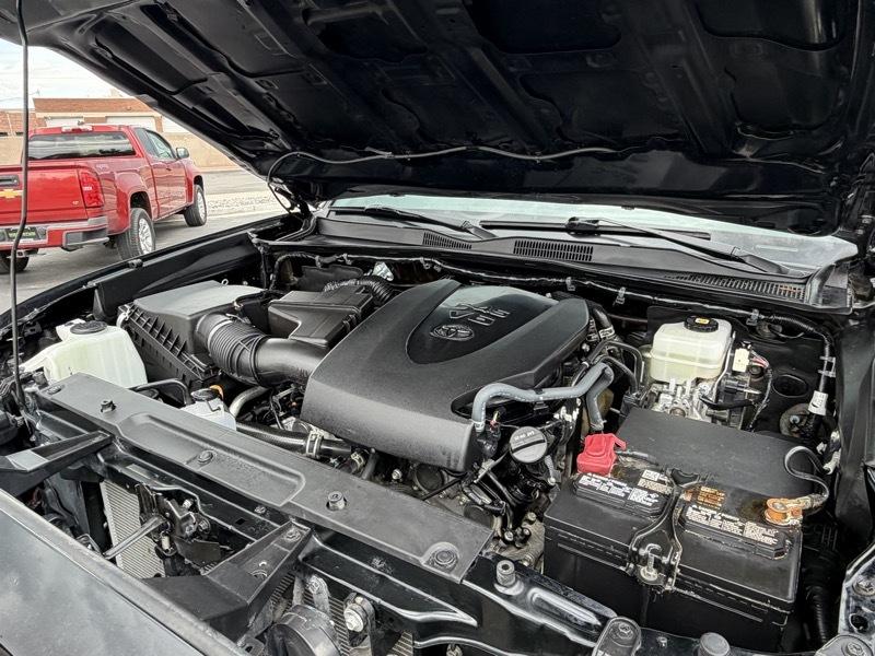 Toyota Tacoma TRD Off Road Double Cab 5' Bed V6 4x4 AT (Natl) 2021