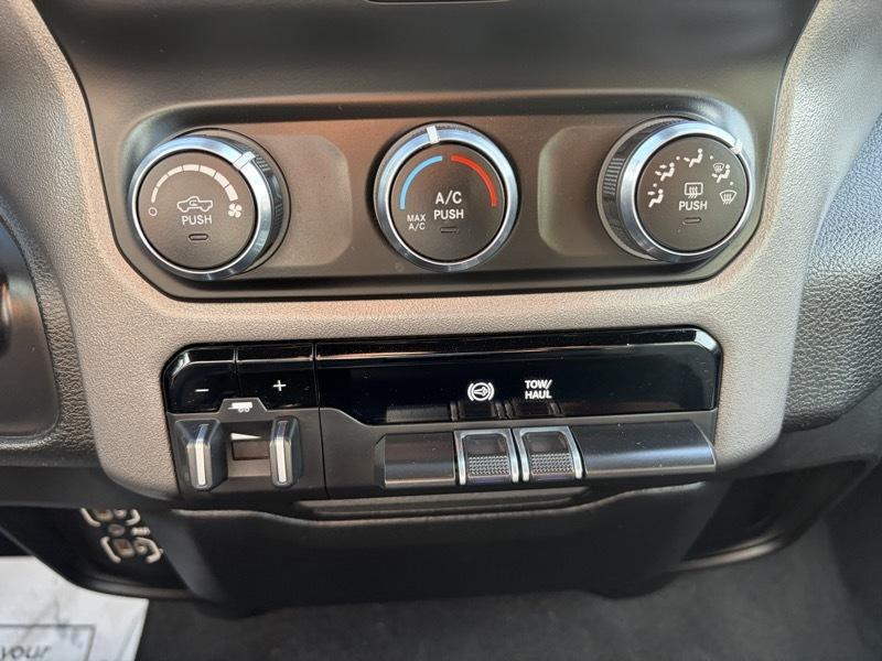 RAM 2500 Big Horn Crew Cab 4WD 2021