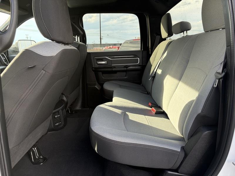 RAM 2500 Big Horn Crew Cab 4WD 2021