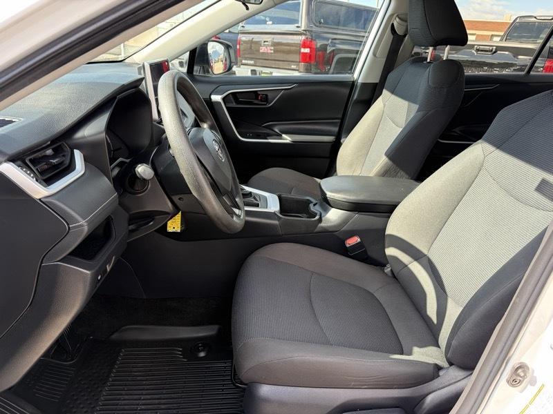 Toyota RAV4 LE AWD 2024