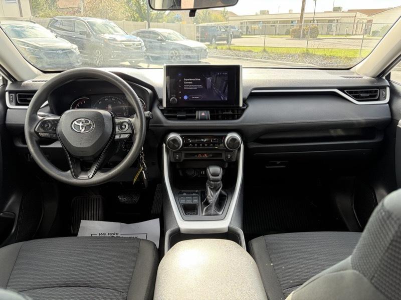 Toyota RAV4 LE AWD 2024