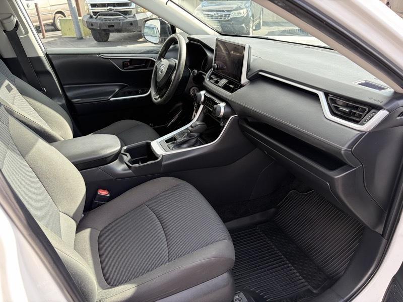 Toyota RAV4 LE AWD 2024