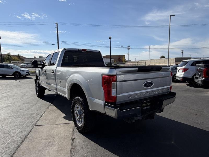 Ford F-350 photo 5