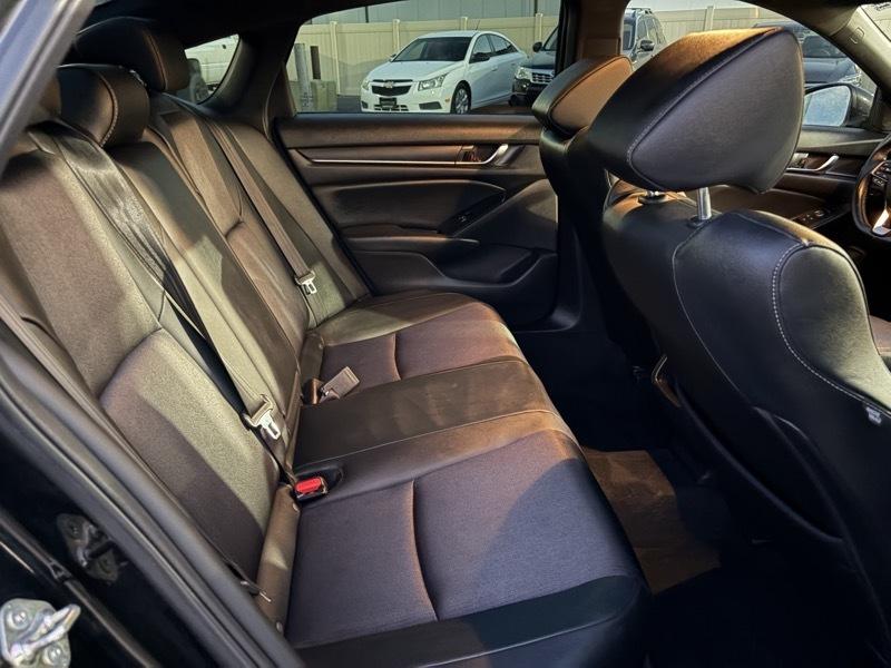 Honda Accord photo 17