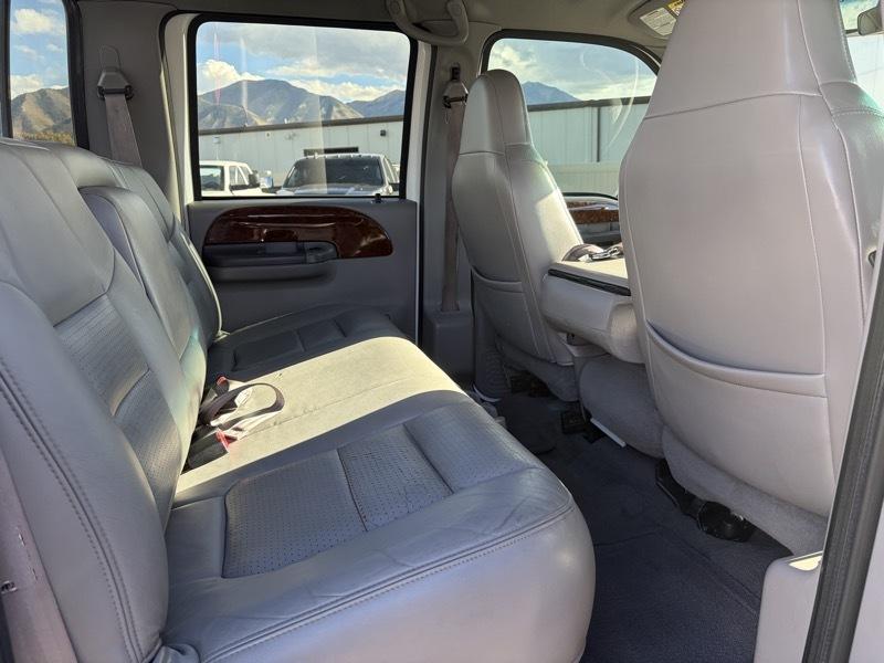 Ford F-350 SD Lariat Crew Cab Long Bed 4WD 2001