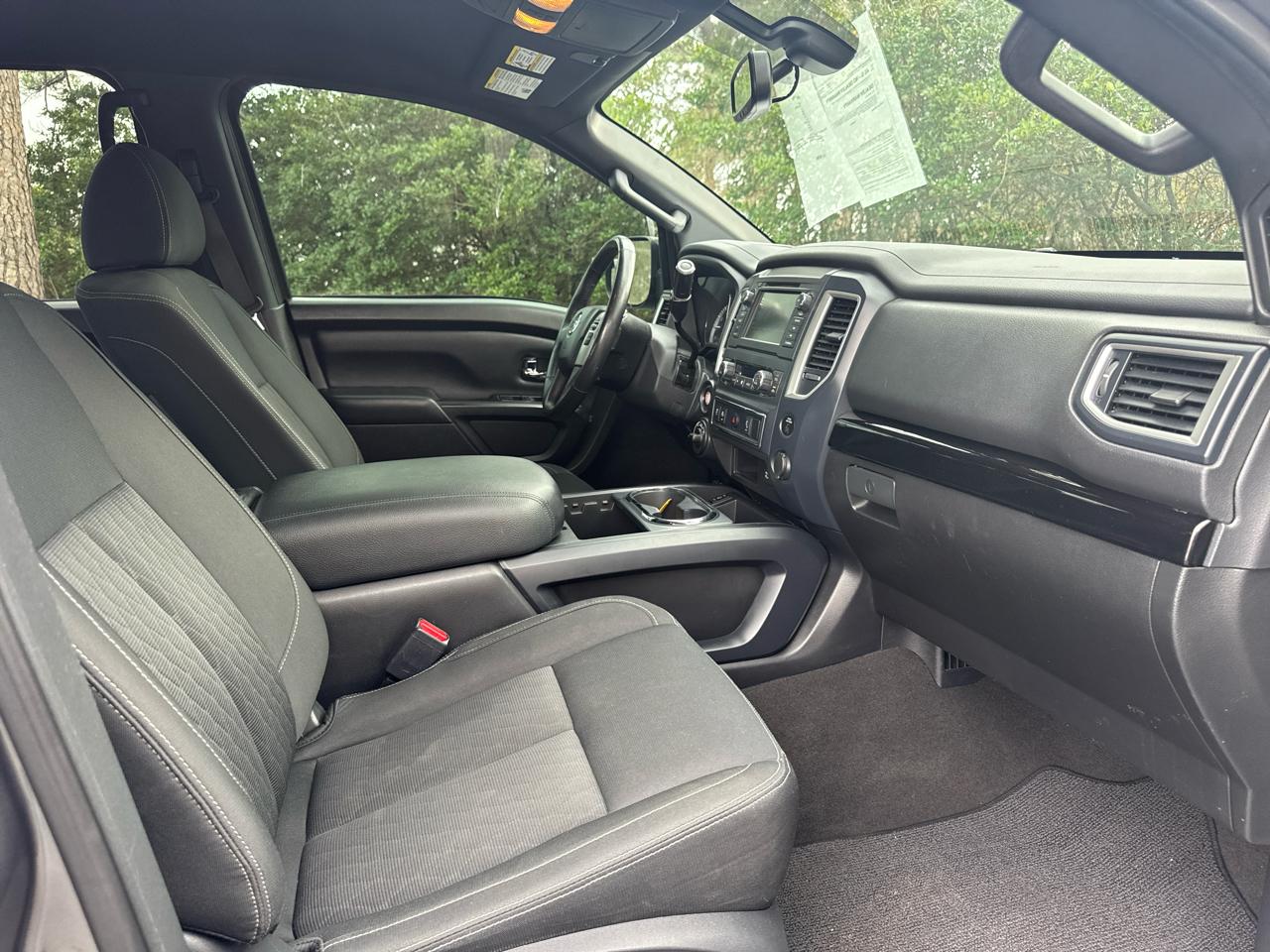 Nissan Titan PRO-4X Crew Cab 4WD 2019