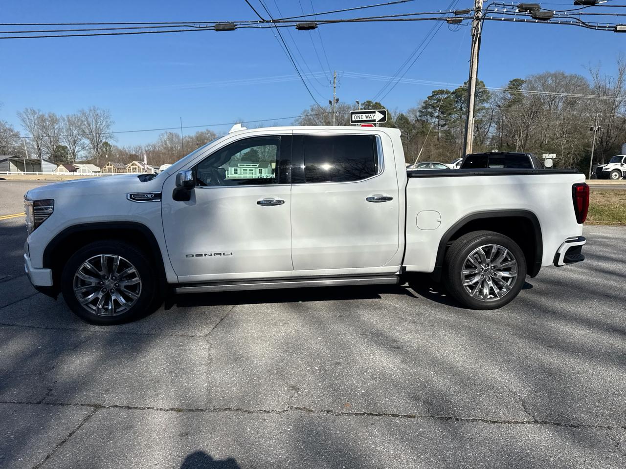 GMC Sierra 1500 Denali Crew Cab Short Box 4WD 2022