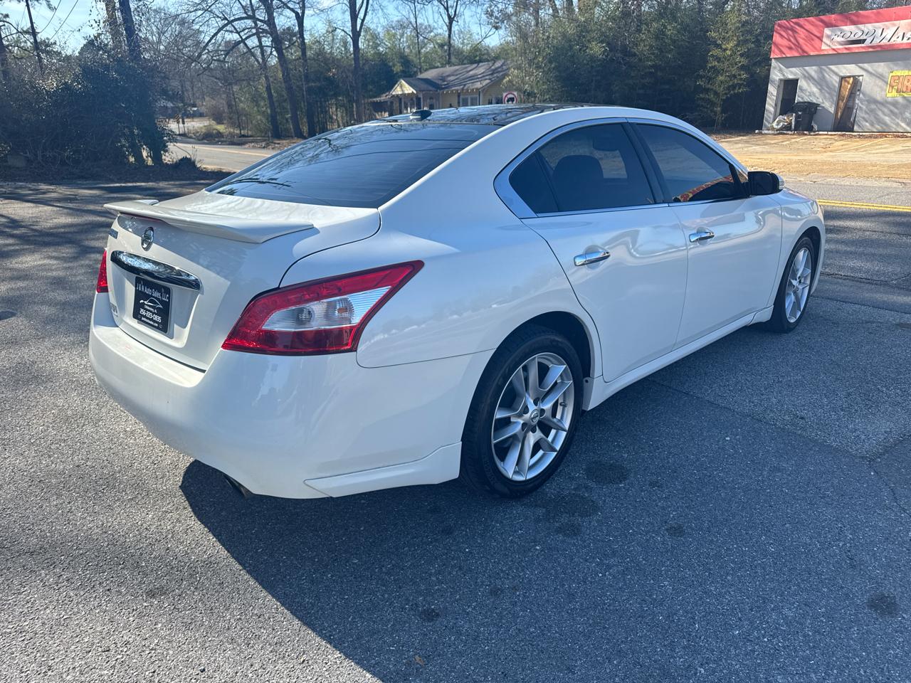 Nissan Maxima SV 2011