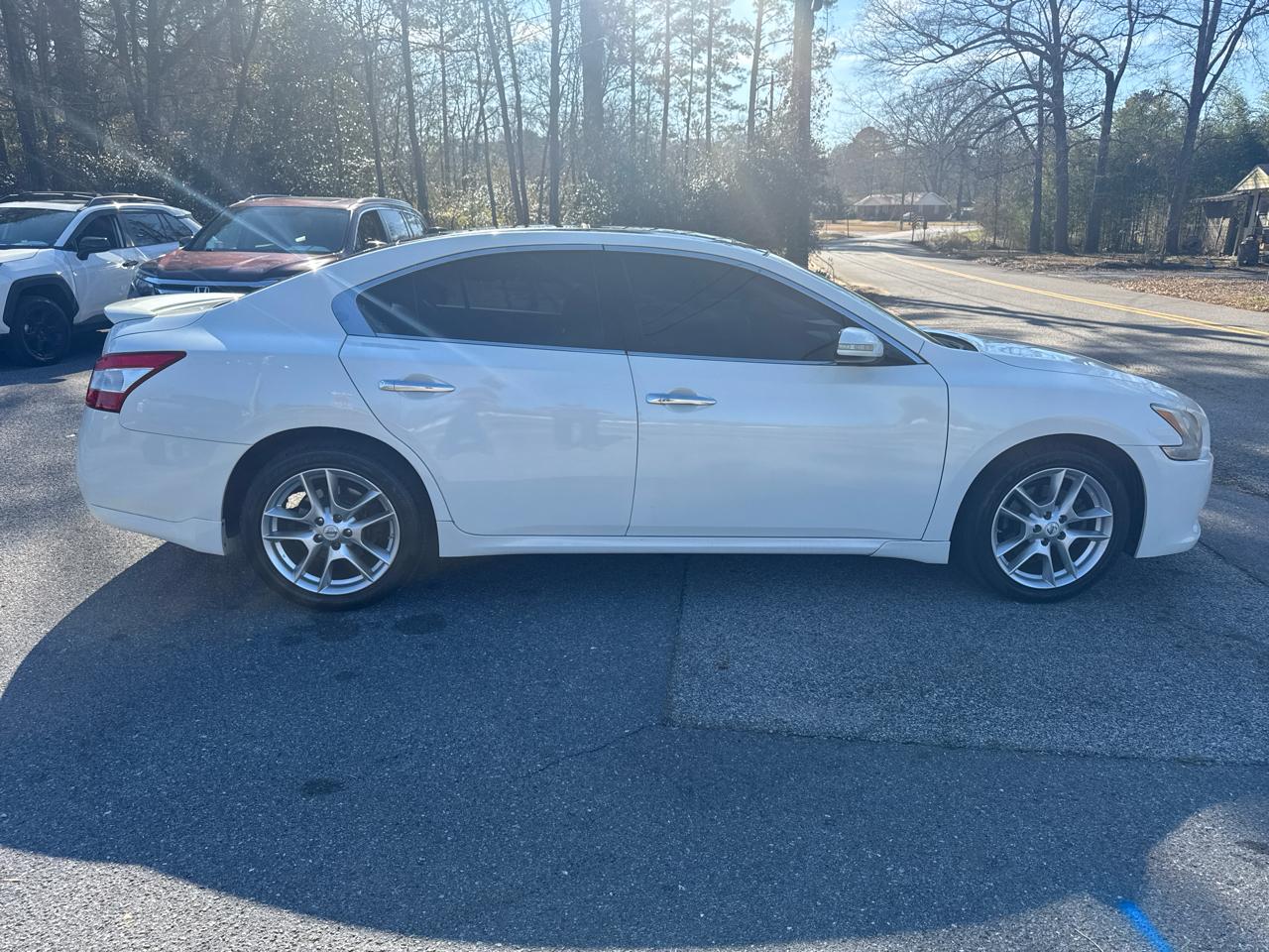 Nissan Maxima SV 2011