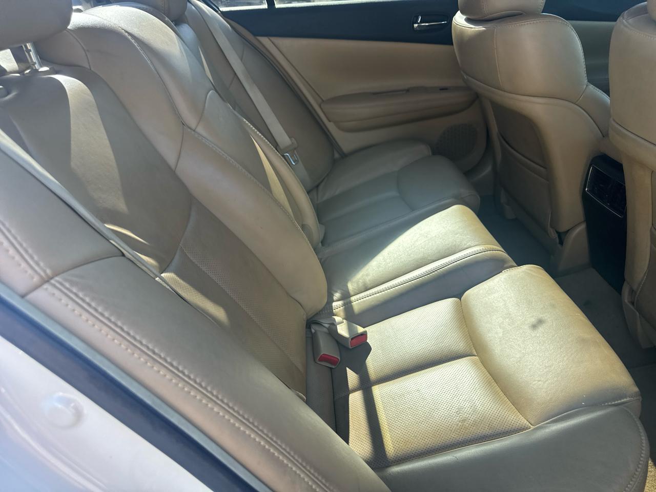 Nissan Maxima SV 2011