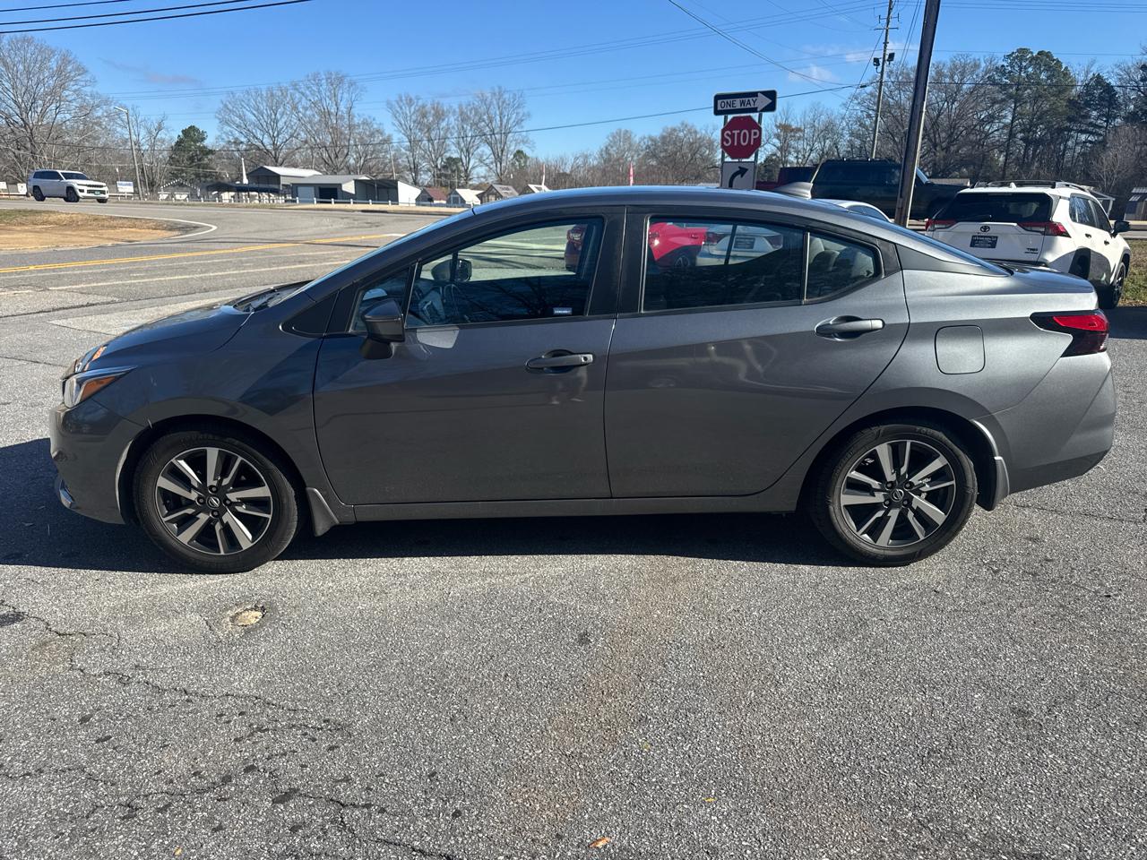 Nissan Versa SV 2021
