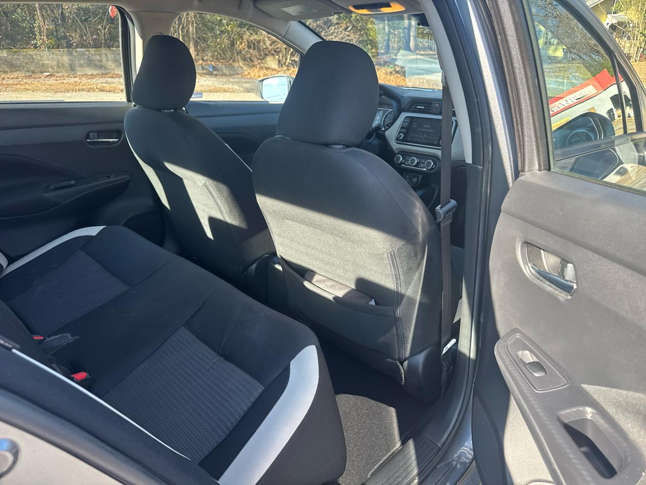 Nissan Versa SV 2021