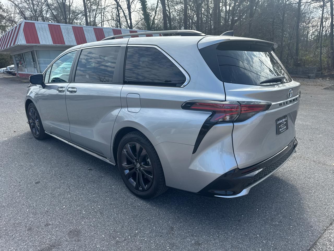 Toyota Sienna XSE 7-Passenger 2023