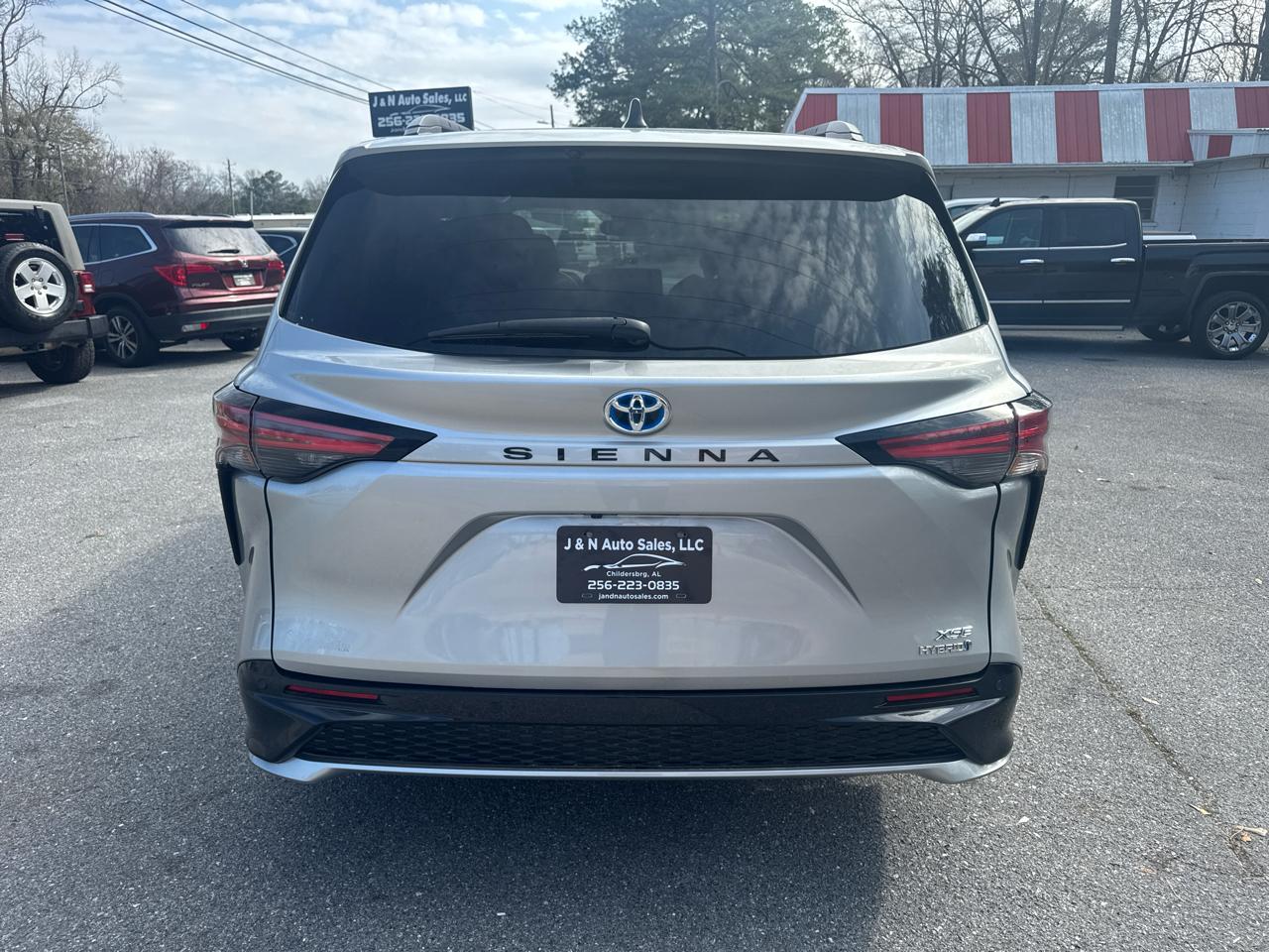 Toyota Sienna XSE 7-Passenger 2023
