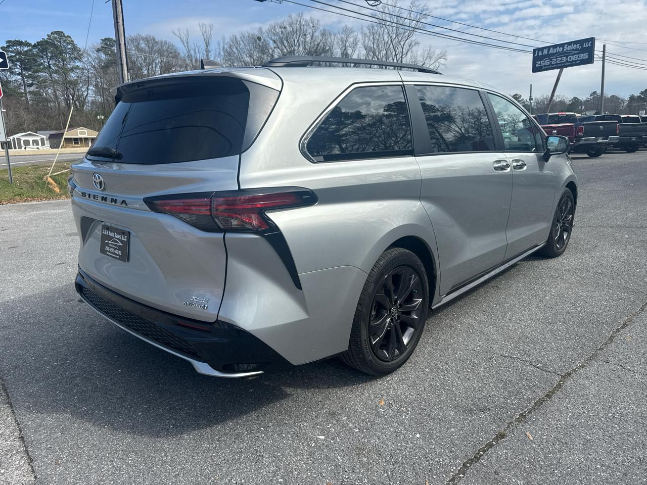 Toyota Sienna XSE 7-Passenger 2023