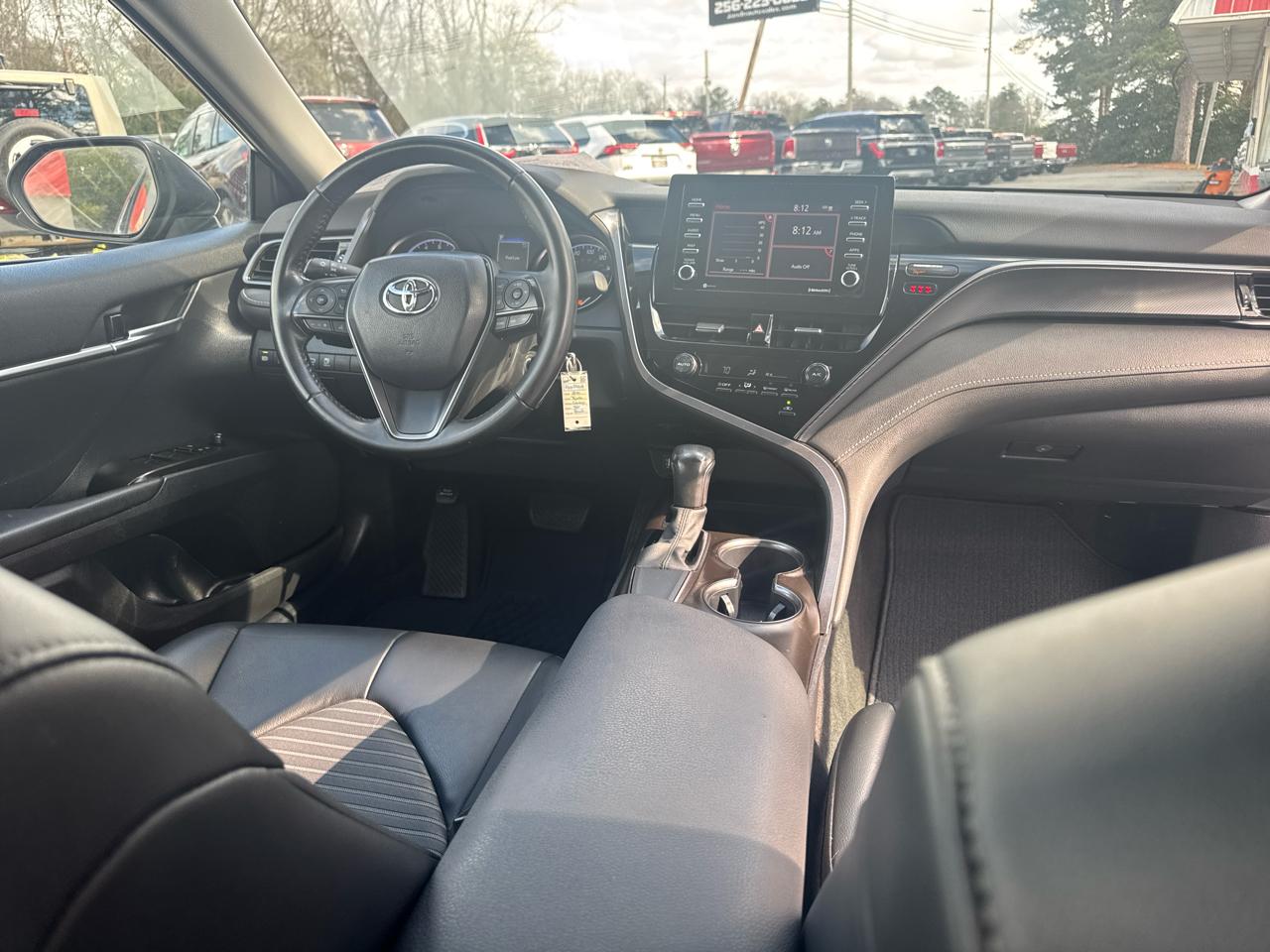 Toyota Camry SE 2021