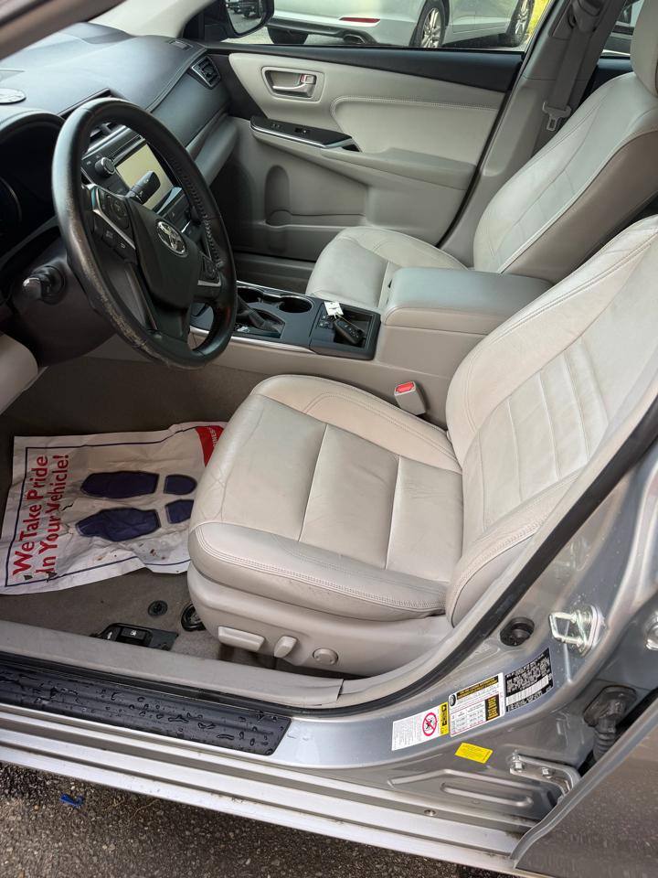 Toyota Camry 4dr Sdn I4 Auto XLE (Natl) 2015