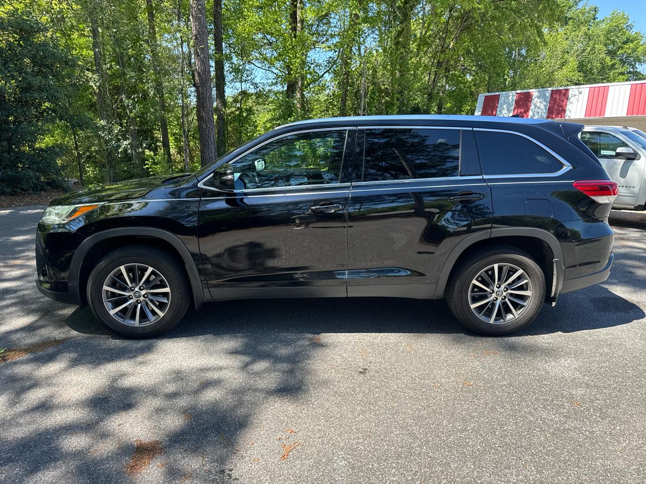 Toyota Highlander SE FWD V6 2019