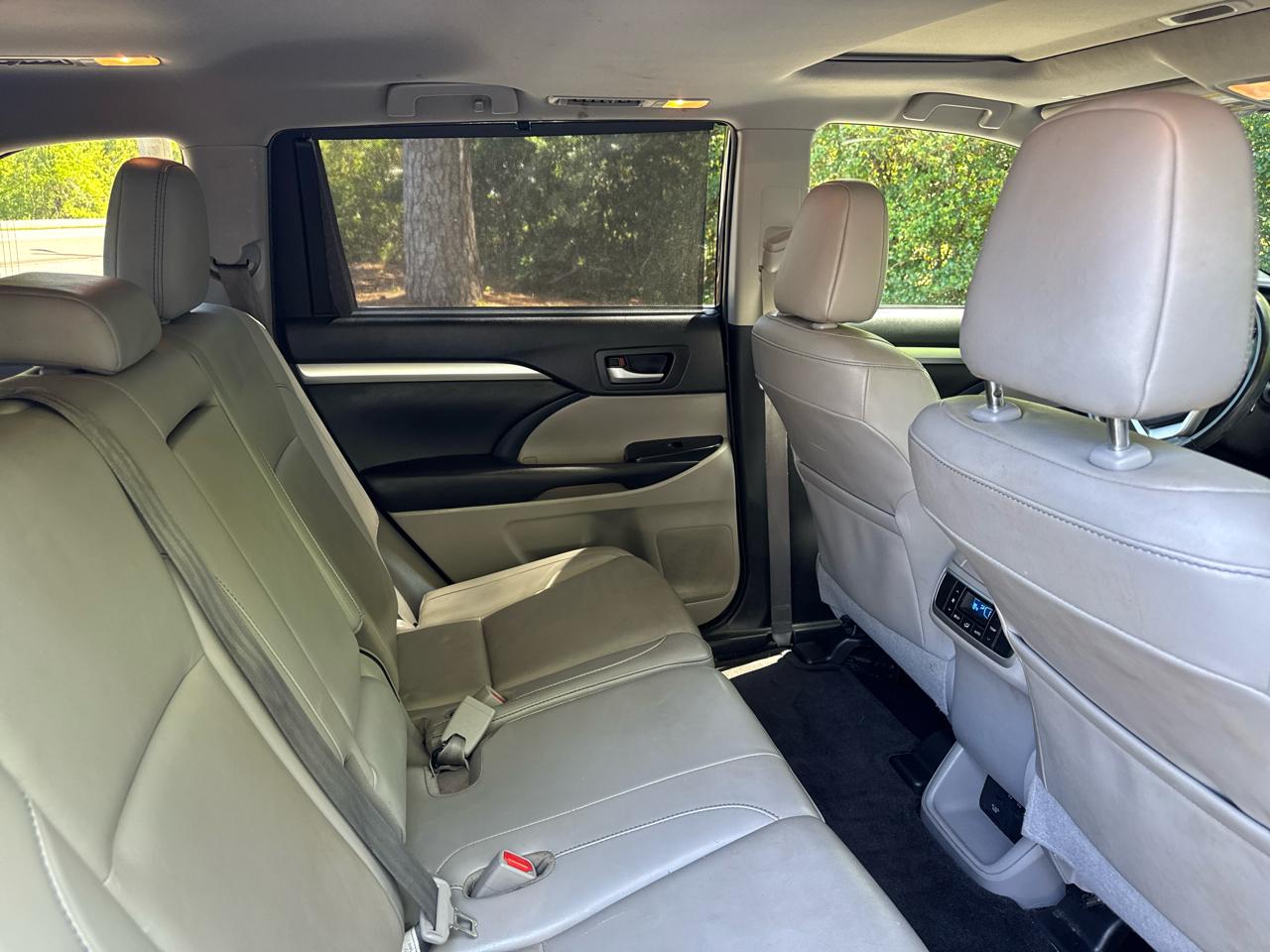 Toyota Highlander SE FWD V6 2019