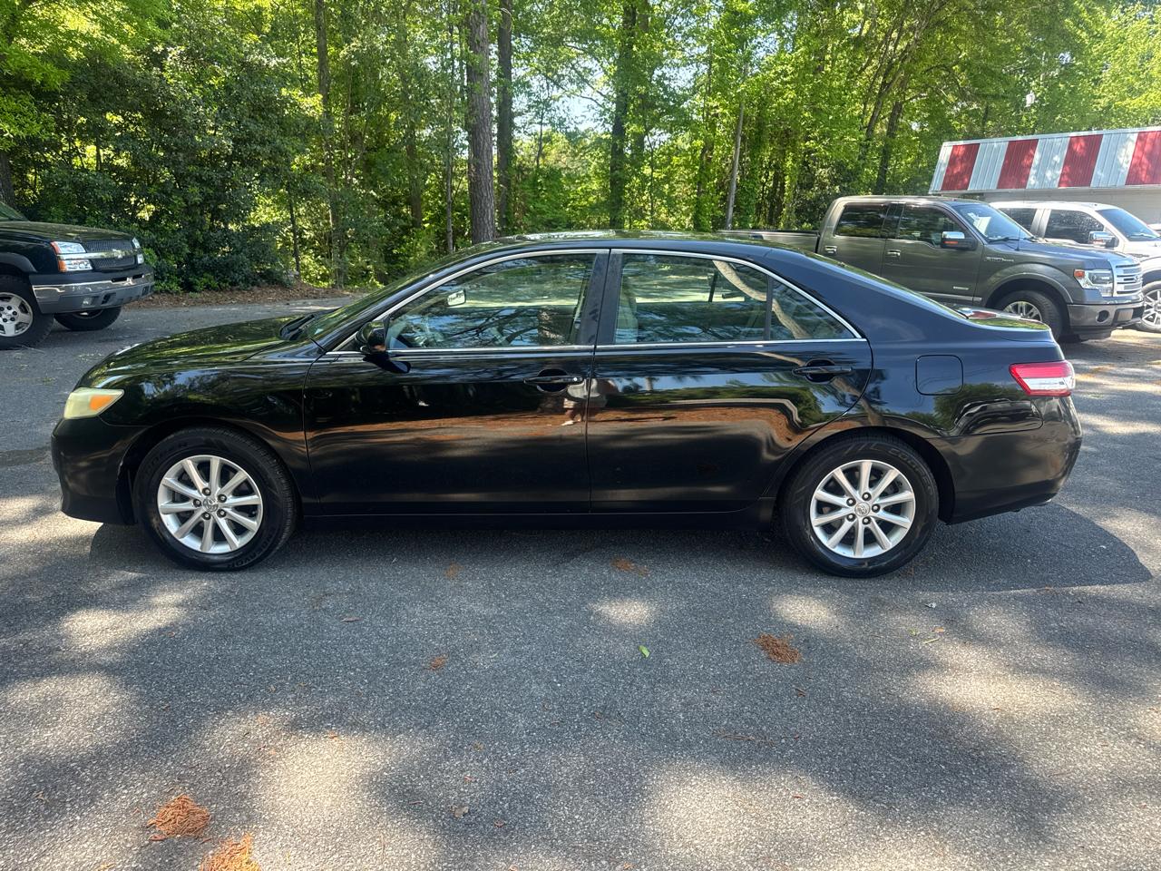 Toyota Camry XLE V6 6-Spd AT 2011