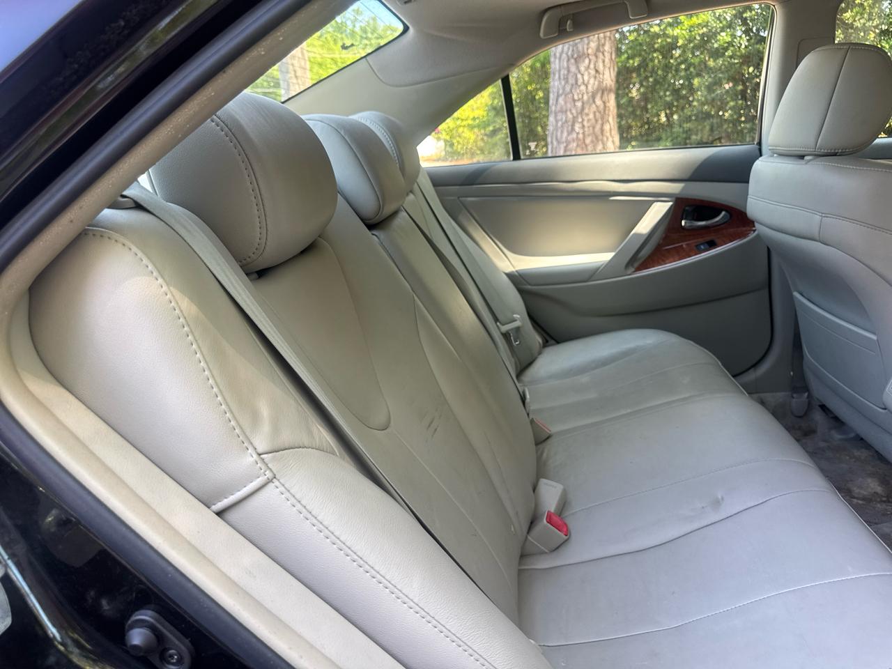 Toyota Camry XLE V6 6-Spd AT 2011