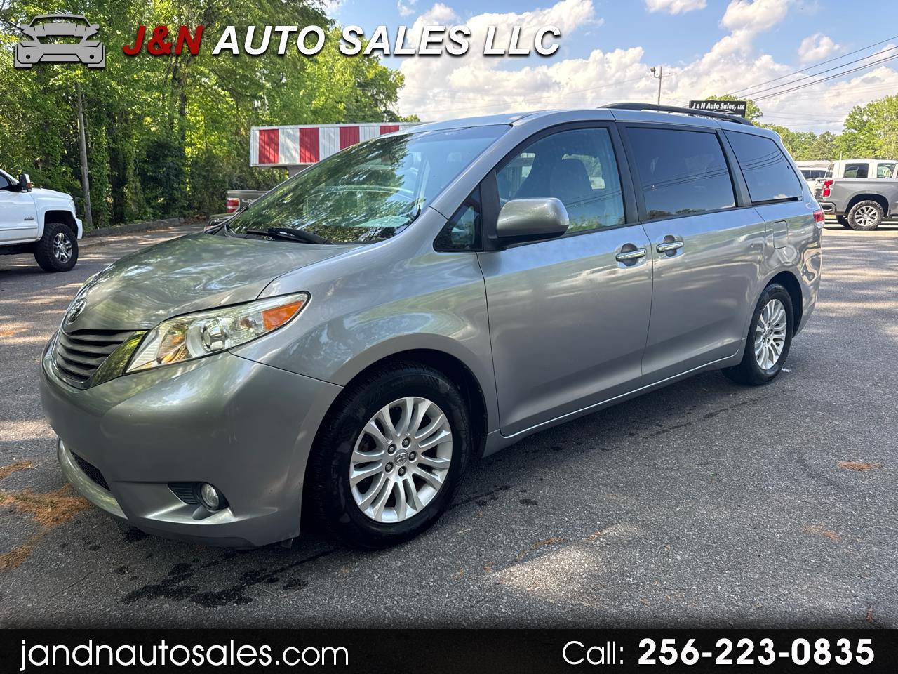 2014 Toyota Sienna XLE FWD 8-Passenger V6