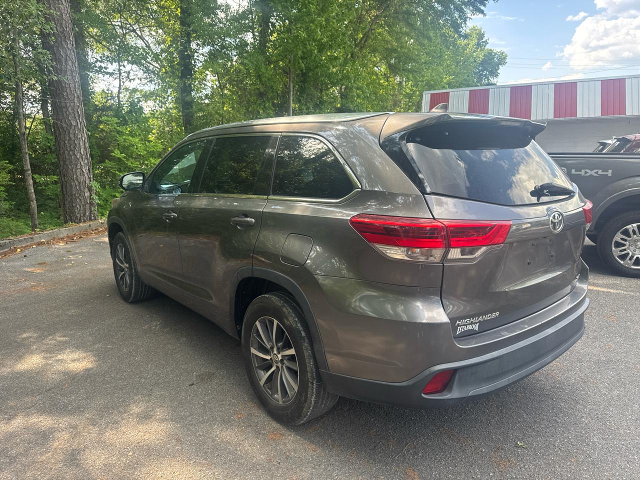 Toyota Highlander SE FWD V6 2017