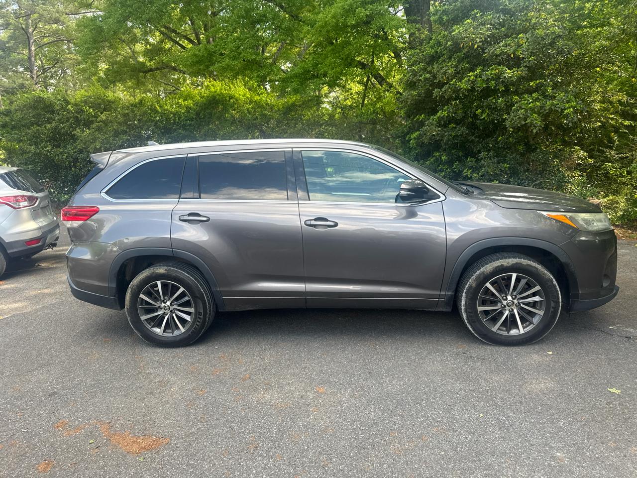 Toyota Highlander SE FWD V6 2017