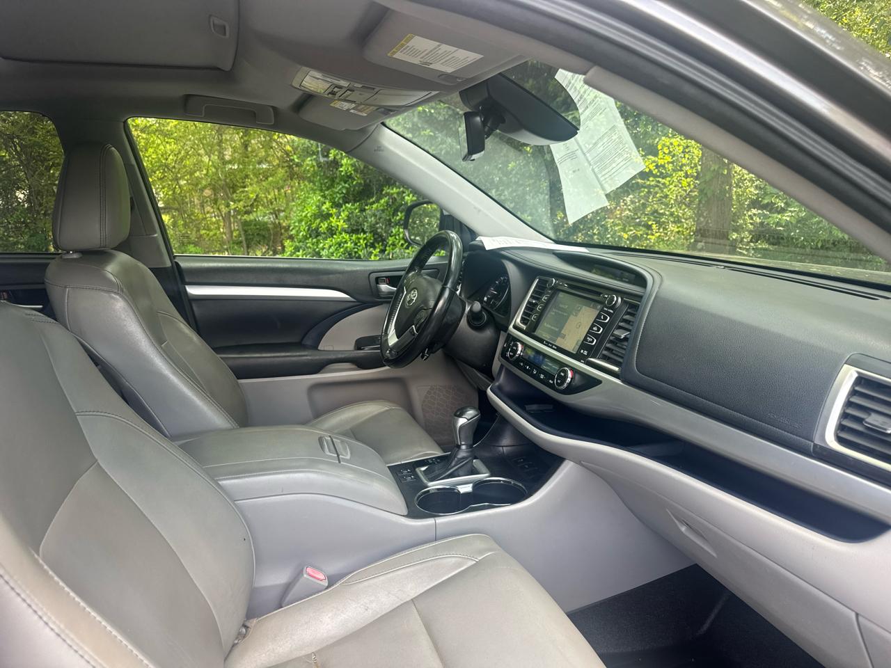 Toyota Highlander SE FWD V6 2017