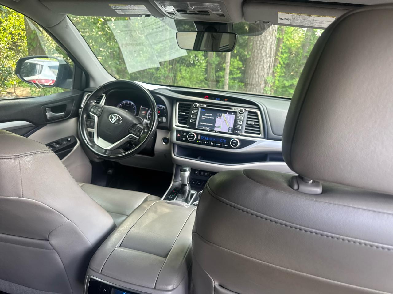 Toyota Highlander SE FWD V6 2017