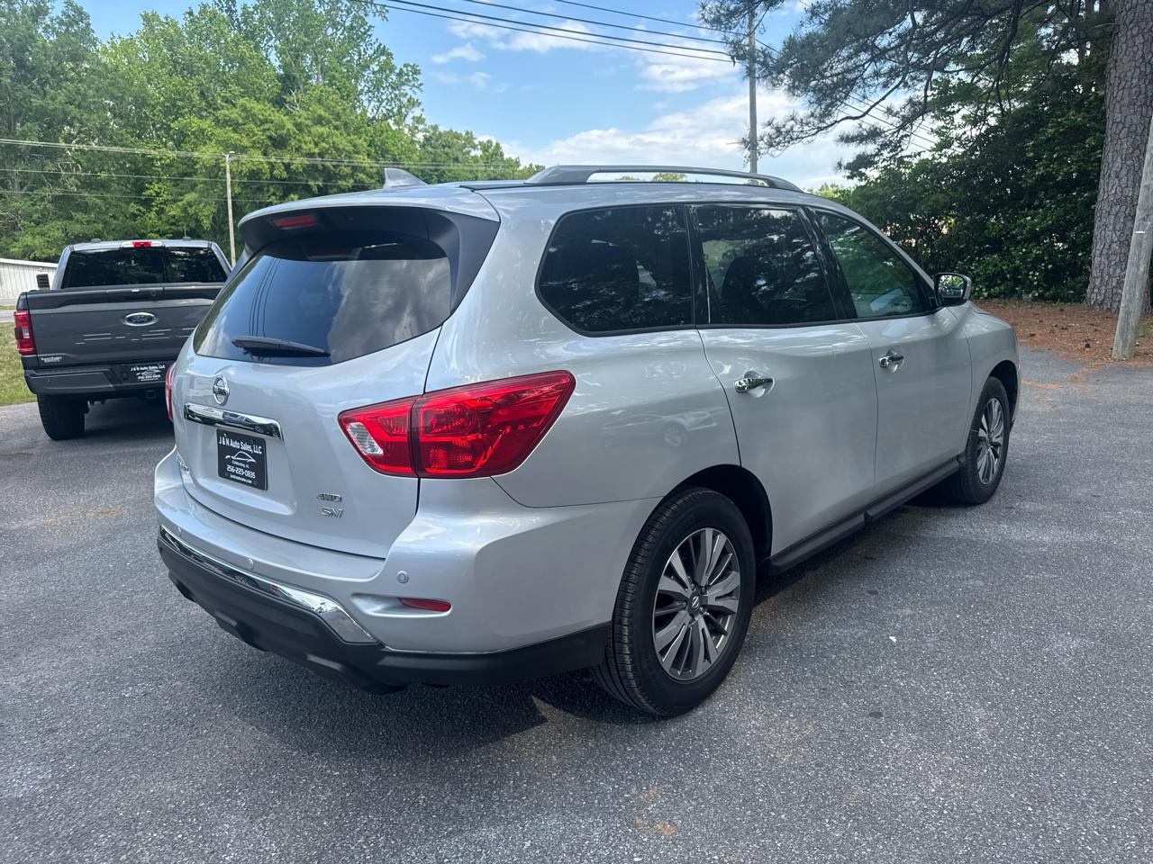 Nissan Pathfinder SV 4WD 2020