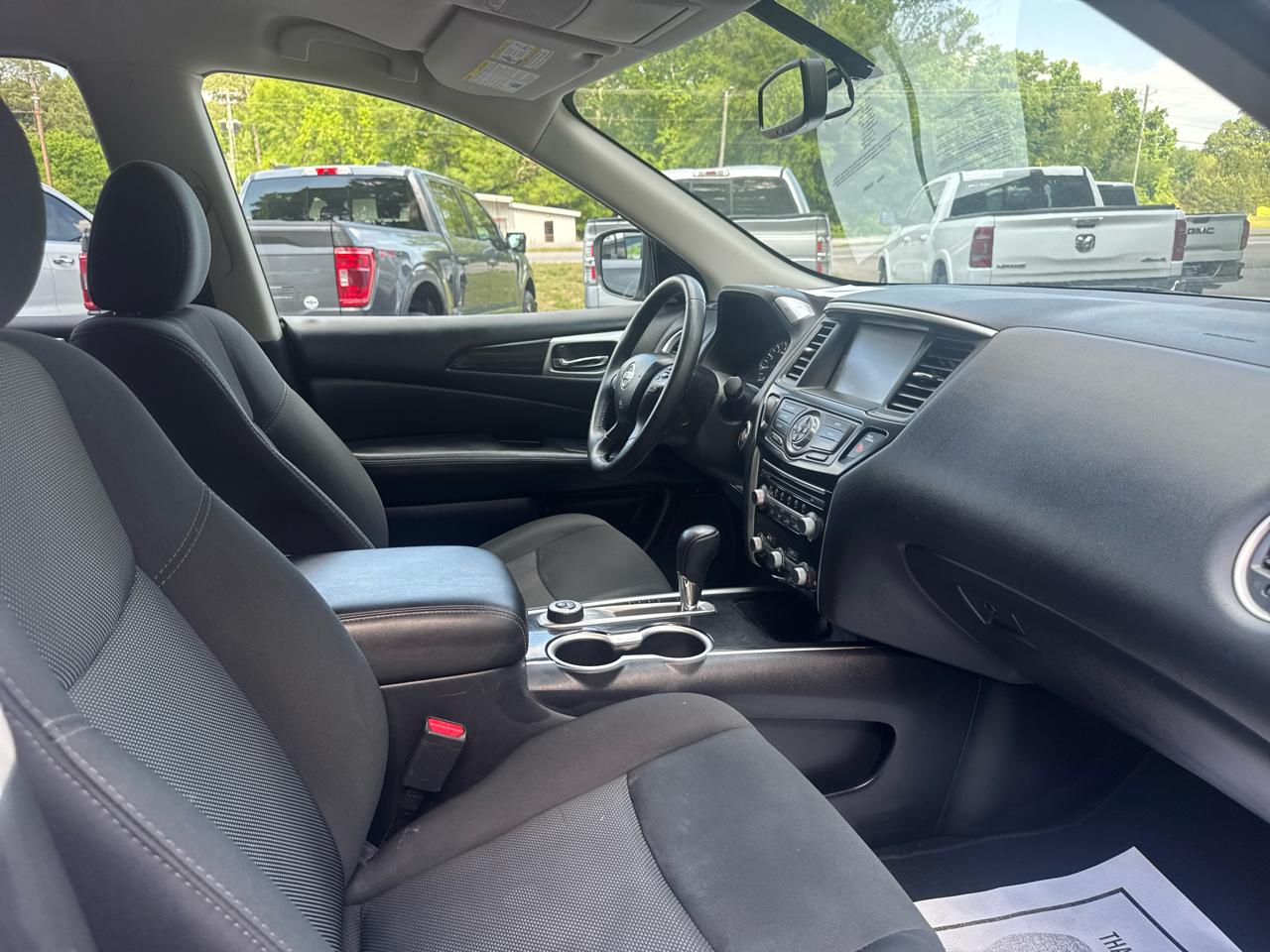 Nissan Pathfinder SV 4WD 2020