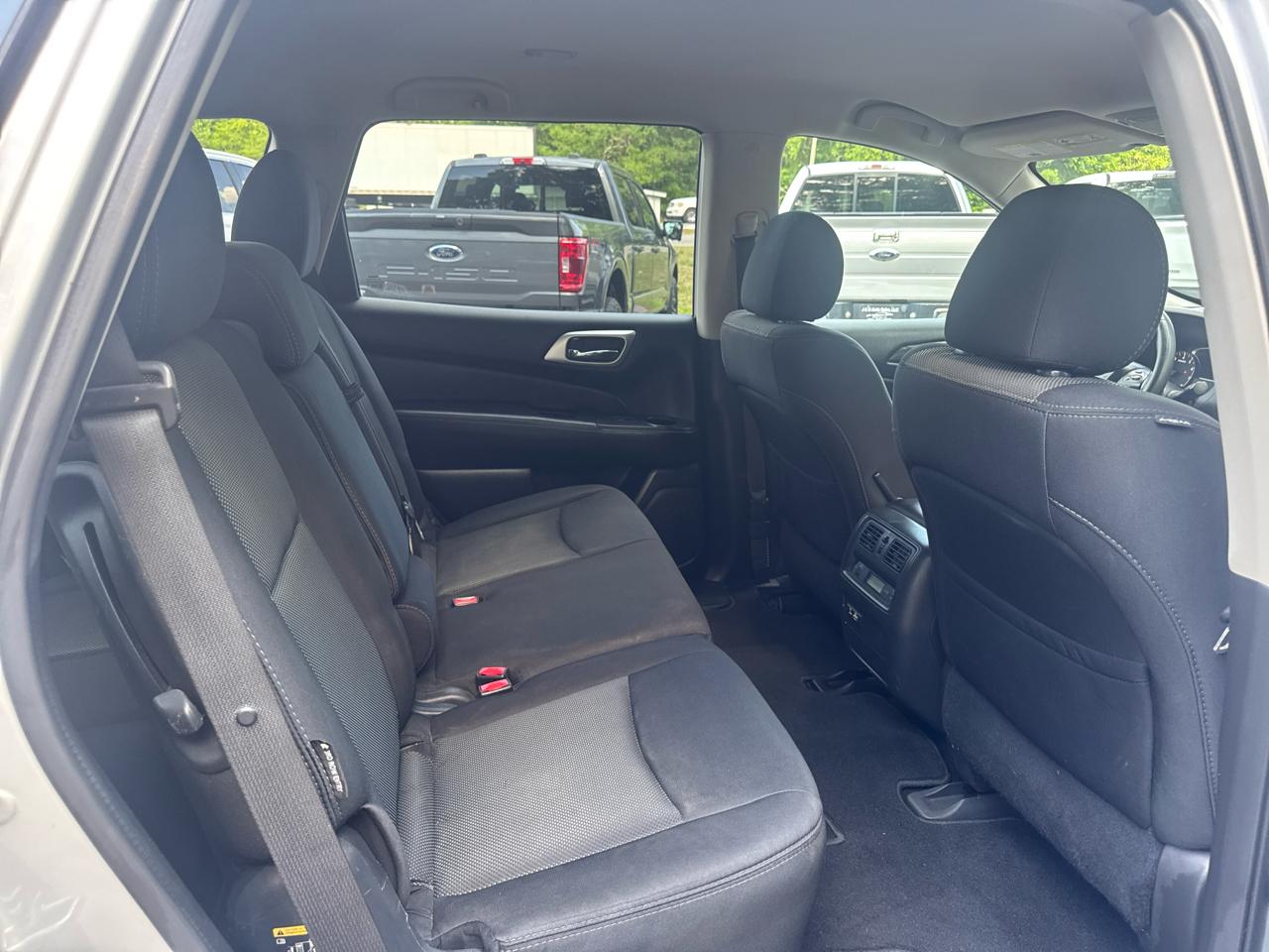 Nissan Pathfinder SV 4WD 2020