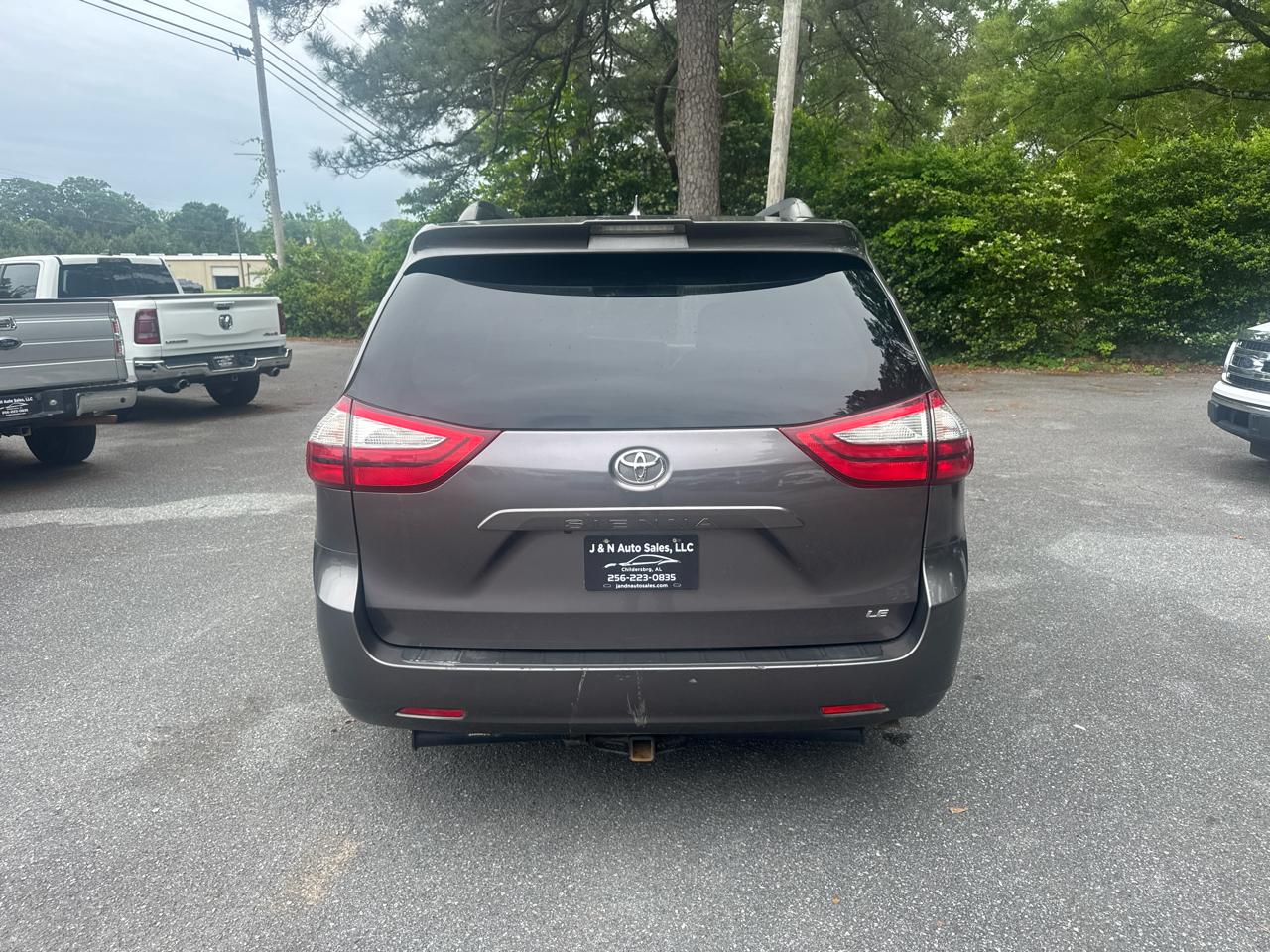 Toyota Sienna LE 8-Passenger 2019