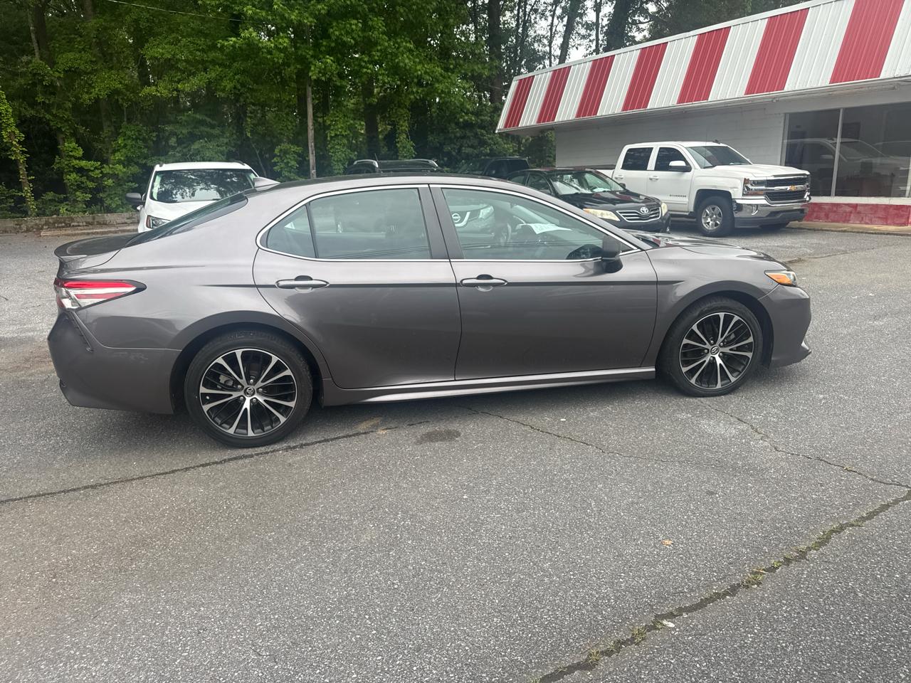 Toyota Camry XLE 2019