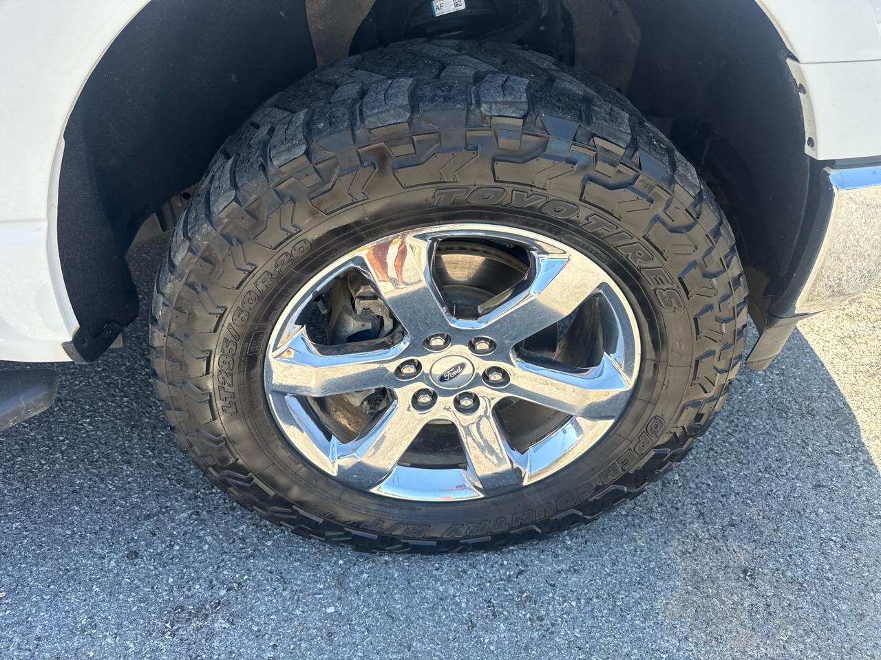 Ford F-150 4WD SuperCrew 145" XLT 2022