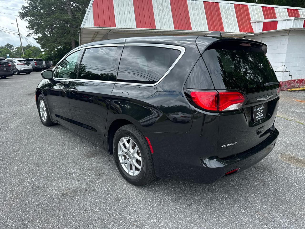 Chrysler Voyager LX 2023
