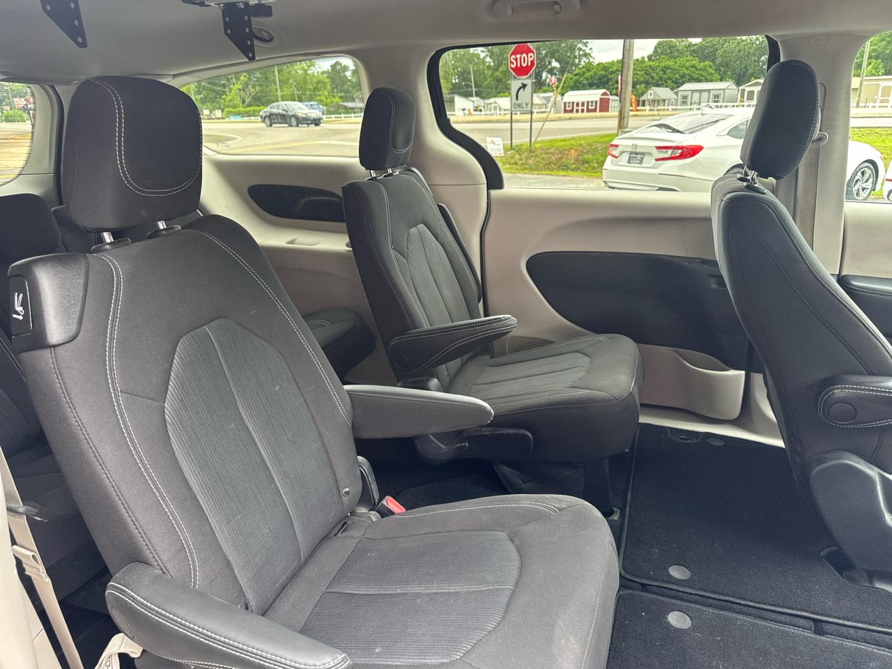 Chrysler Voyager LX 2023