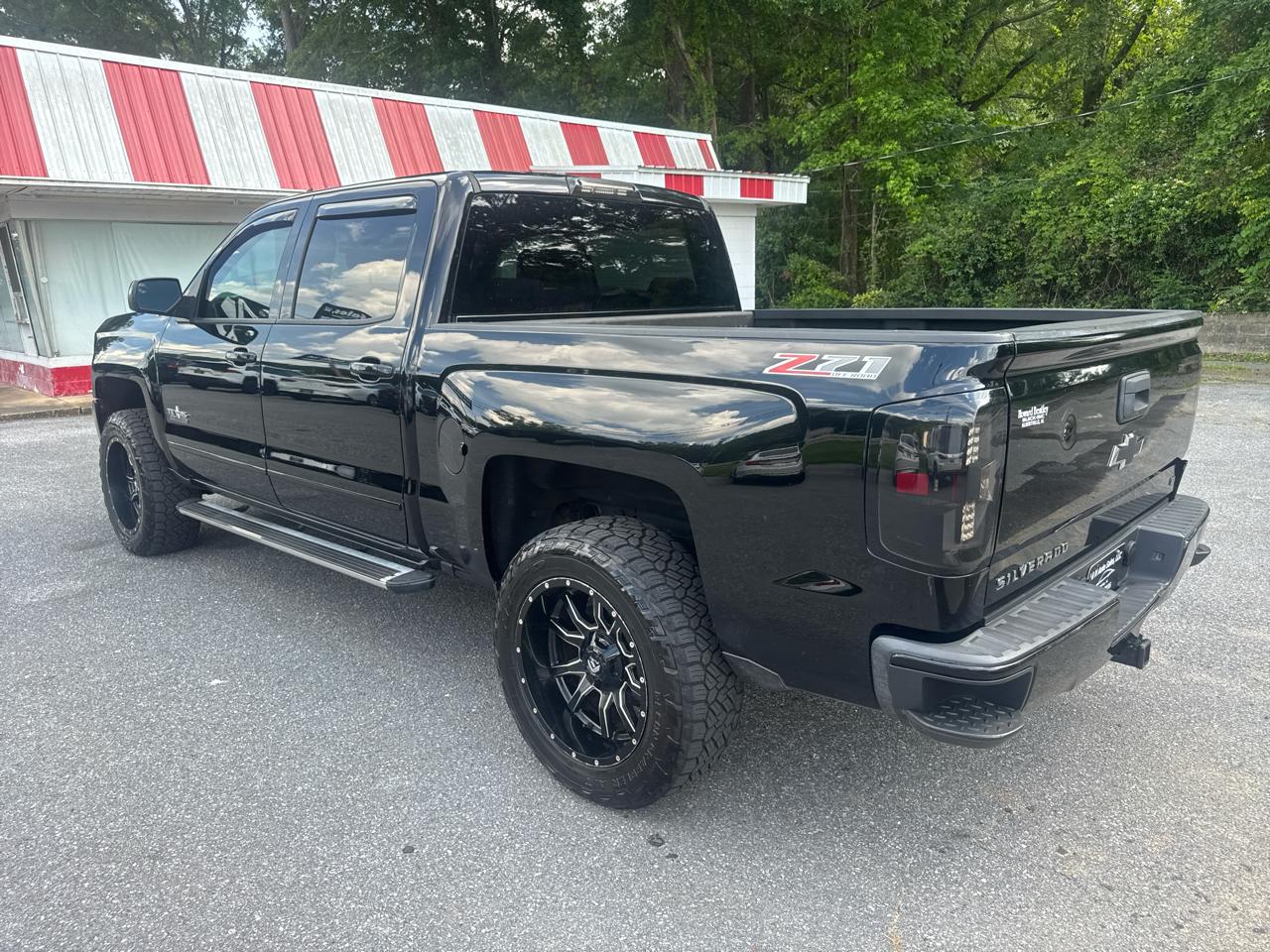 Chevrolet Silverado 1500 4WD Crew Cab 143.5" LT 2017