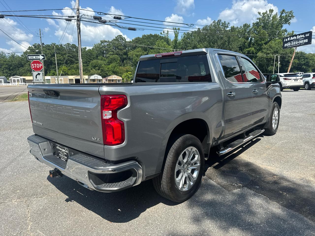 Chevrolet Silverado 1500 4WD Crew Cab 143.5" LTZ 2024