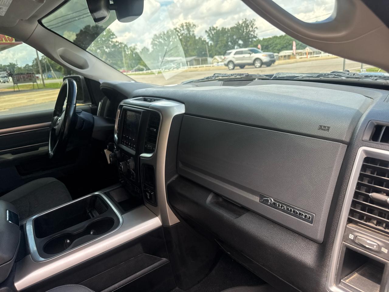 RAM 1500 Classic Tradesman Crew Cab SWB 4WD 2019