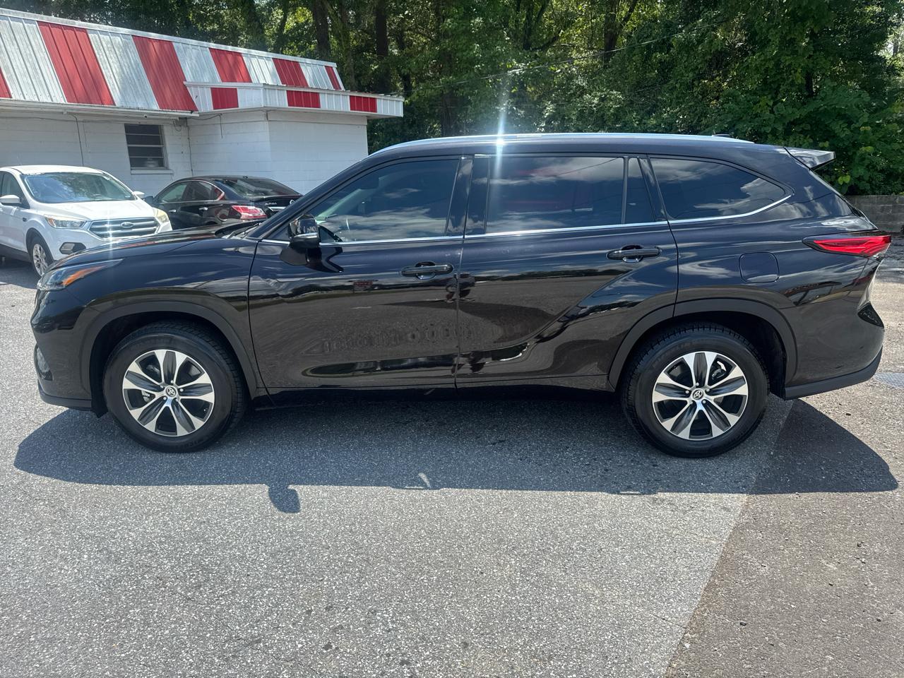 Toyota Highlander XLE FWD V6 2021