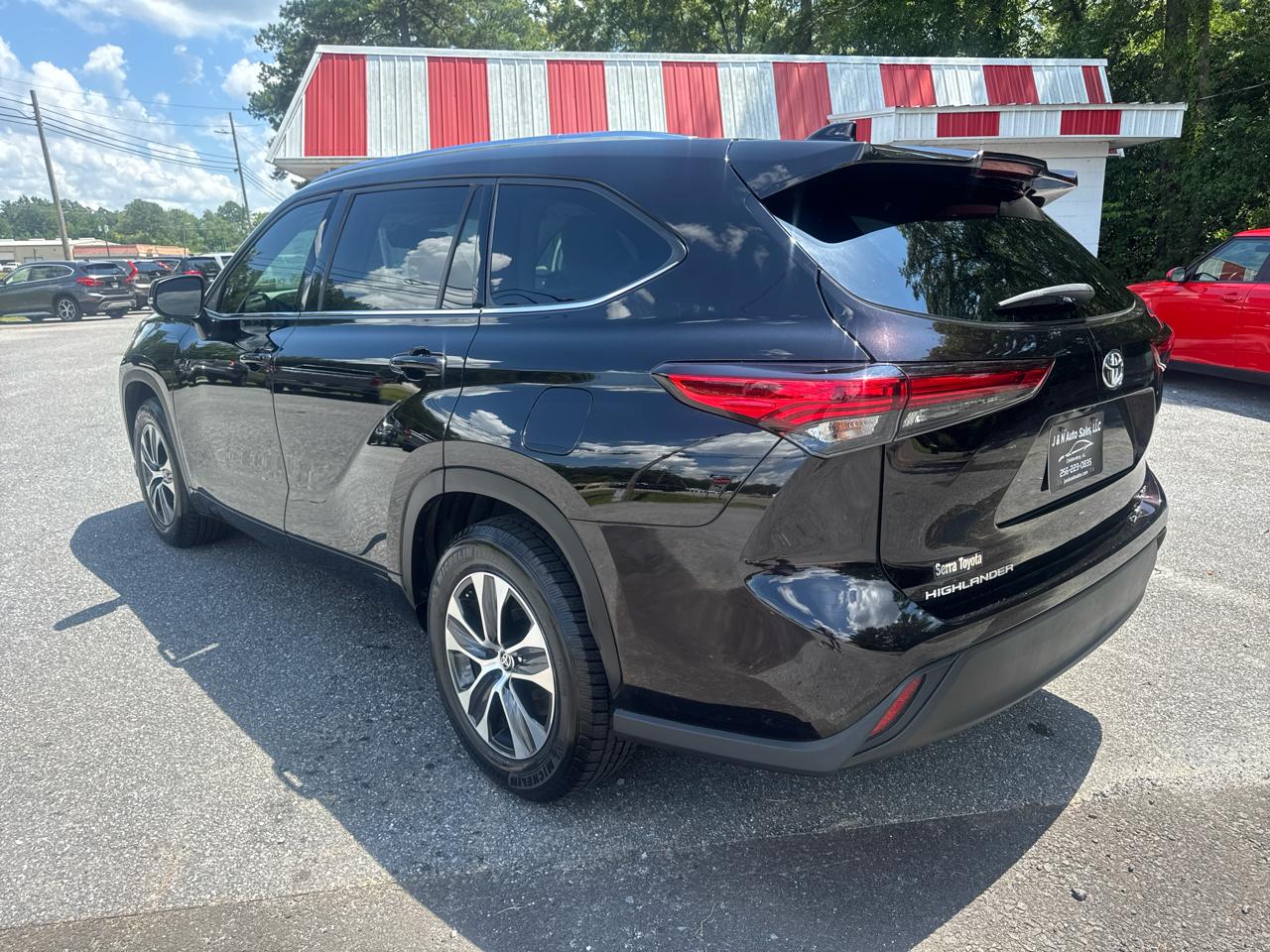 Toyota Highlander XLE FWD V6 2021