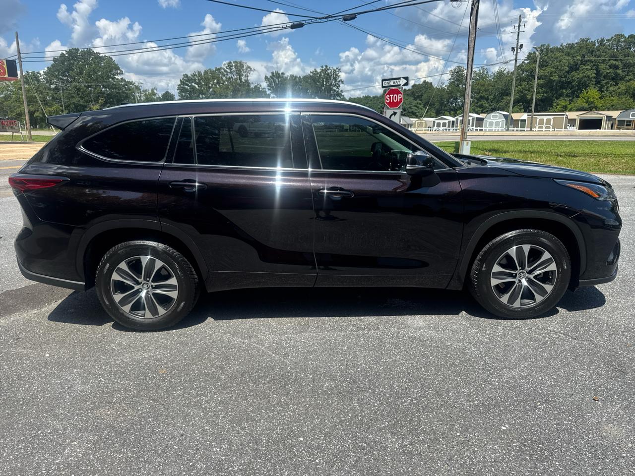 Toyota Highlander XLE FWD V6 2021