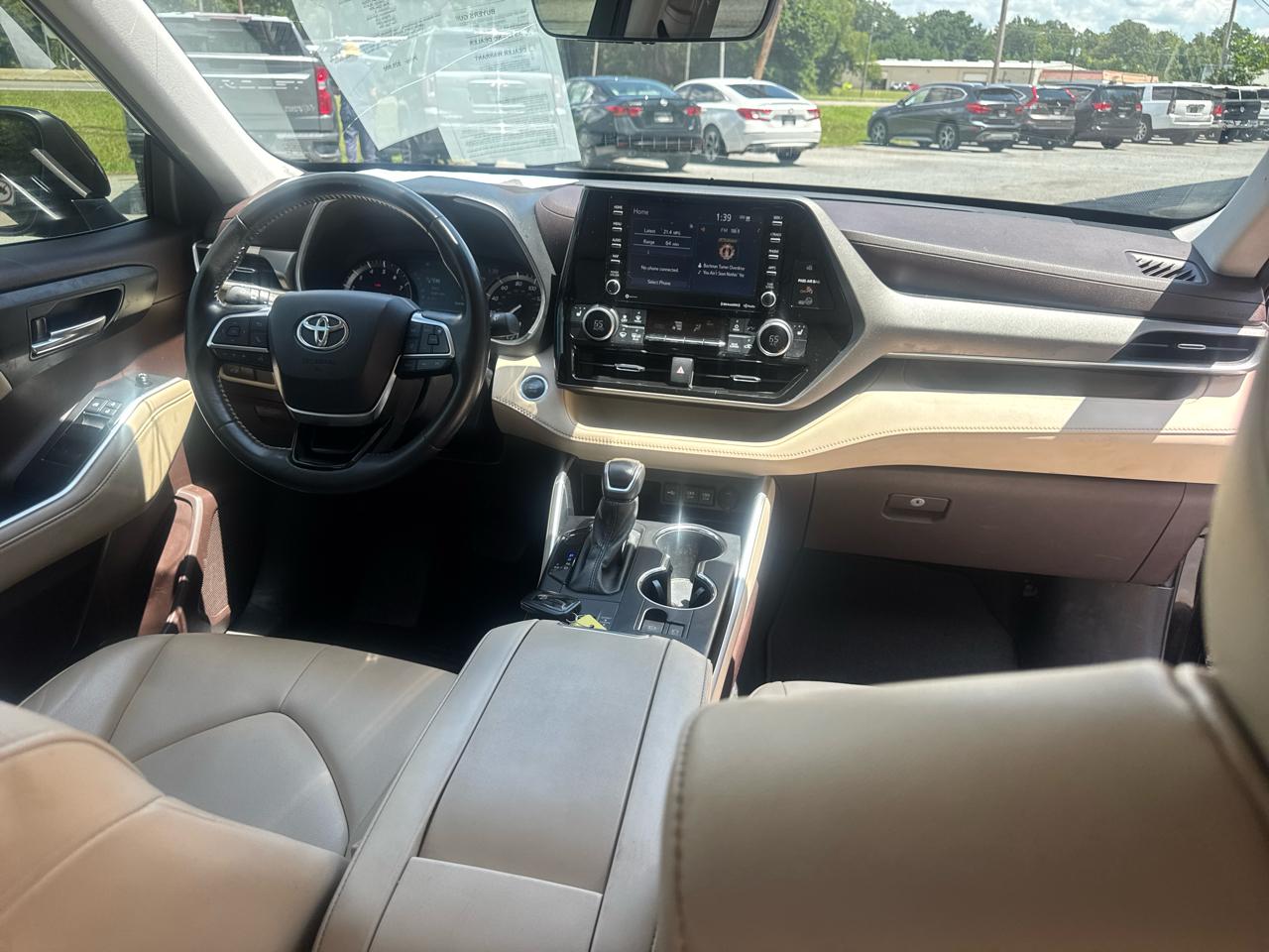 Toyota Highlander XLE FWD V6 2021