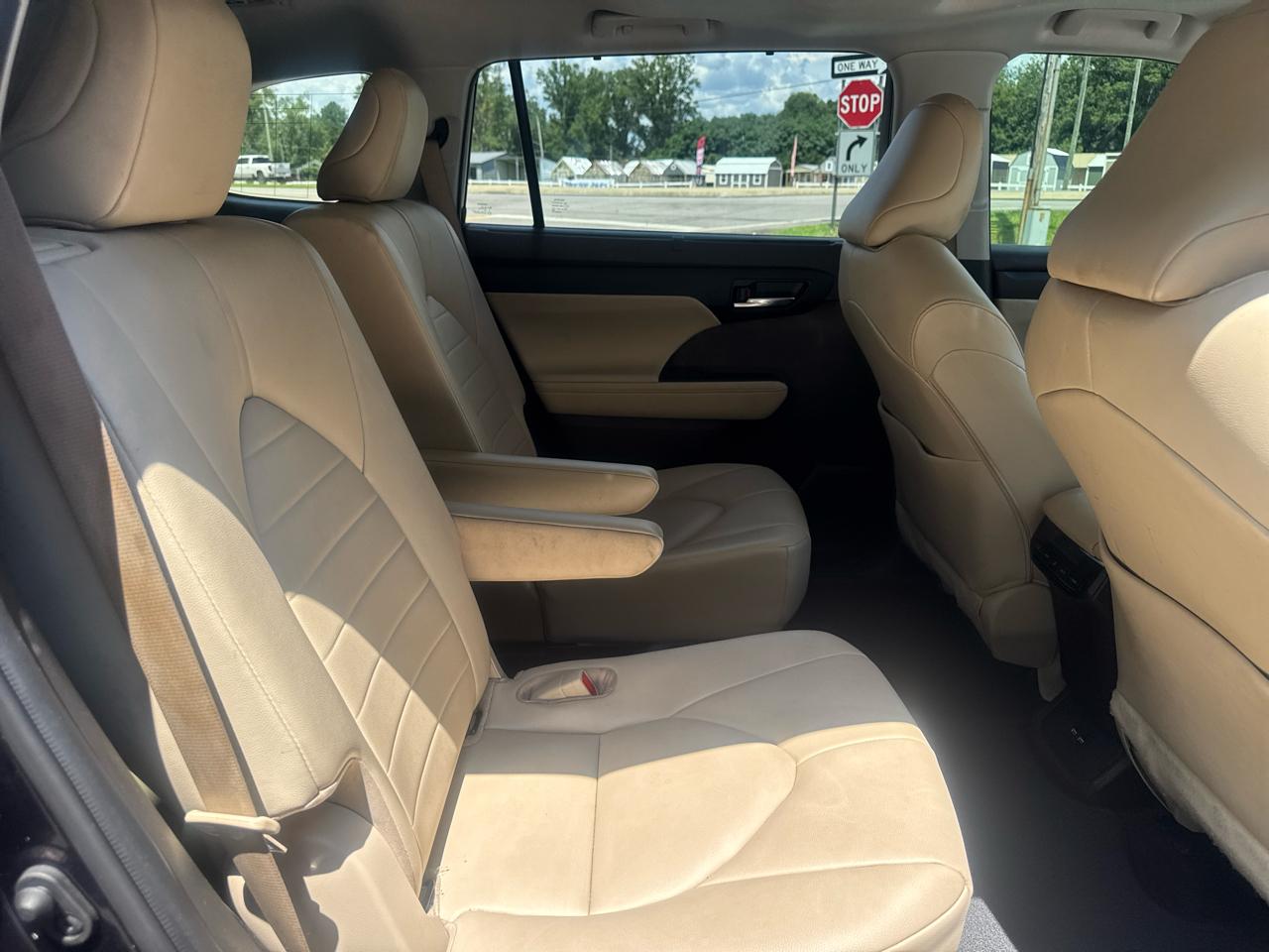 Toyota Highlander XLE FWD V6 2021