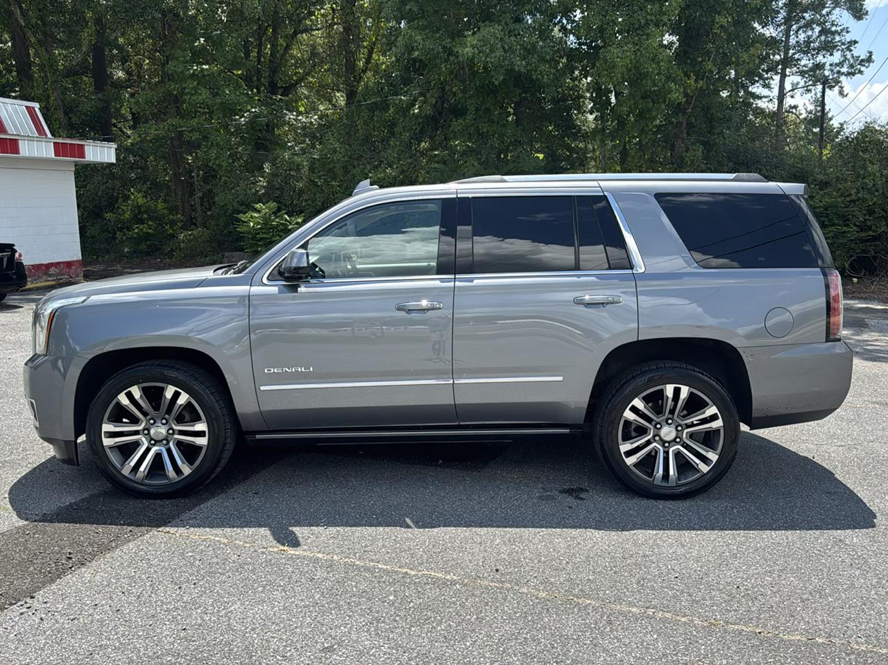 GMC Yukon Denali 4WD 2019