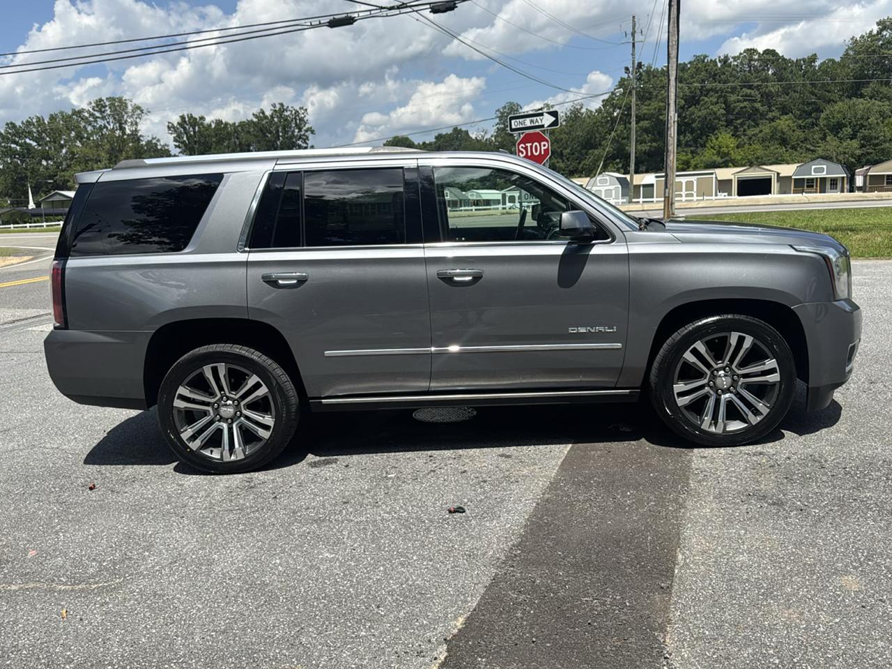 GMC Yukon Denali 4WD 2019