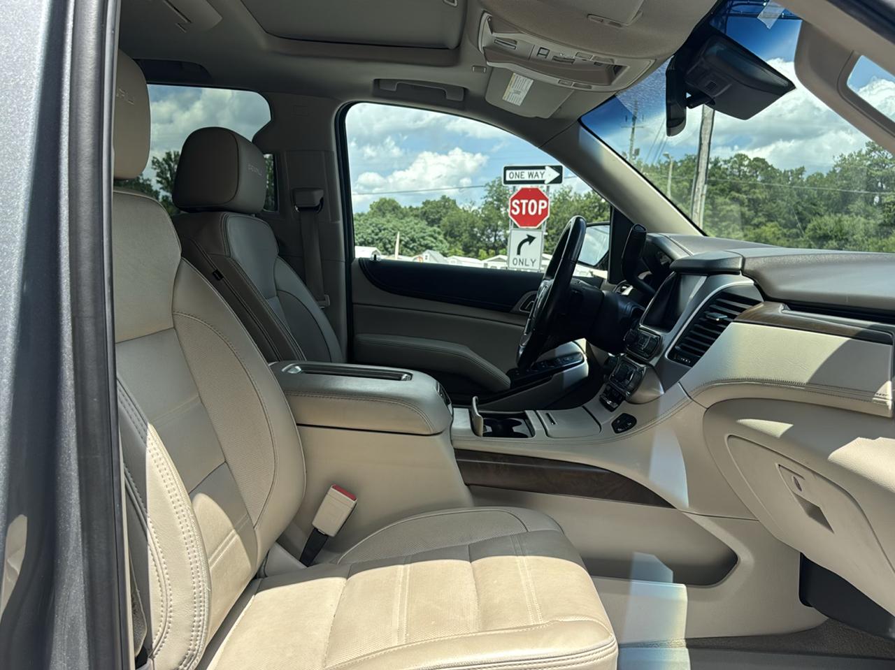 GMC Yukon Denali 4WD 2019
