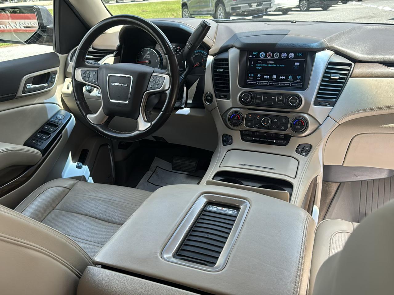 GMC Yukon Denali 4WD 2019